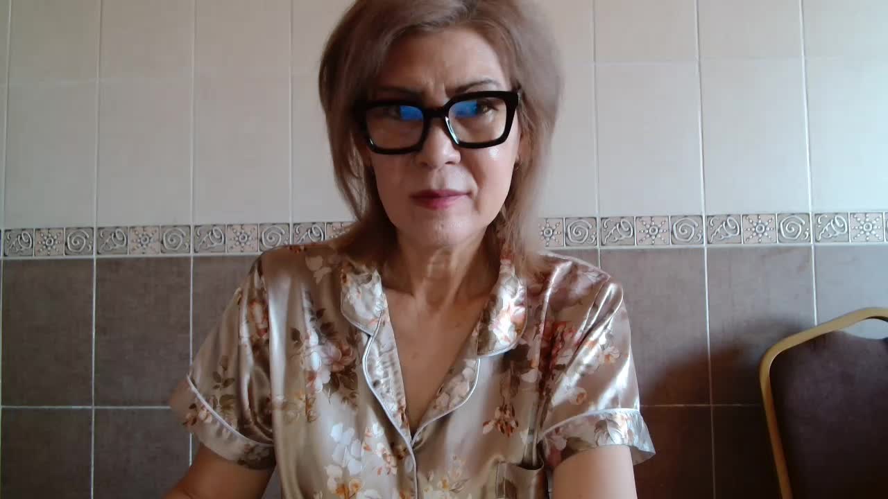 ElegantLady00 Adult Chat August 25, 2025