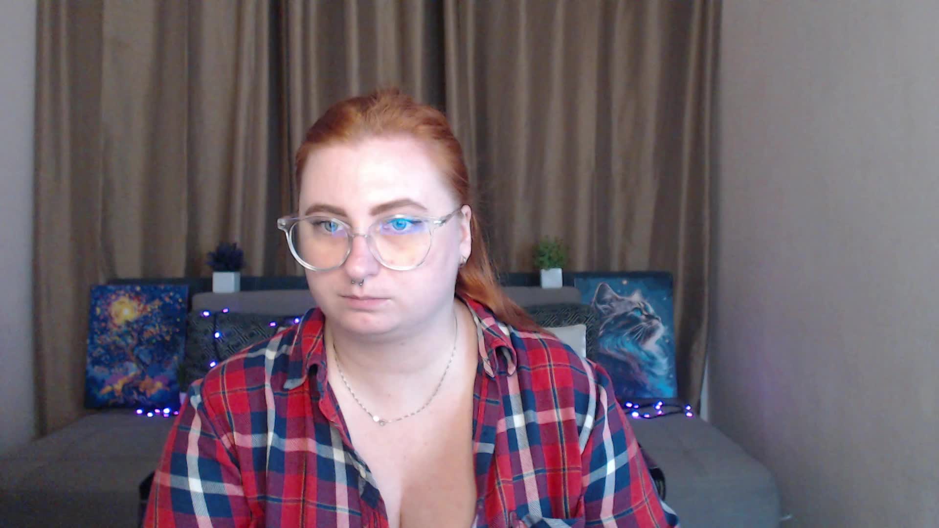 Aliciaredluv Adult Chat August 25, 2025