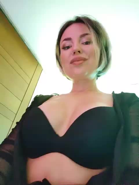 MinniMia Adult Chat August 25, 2025