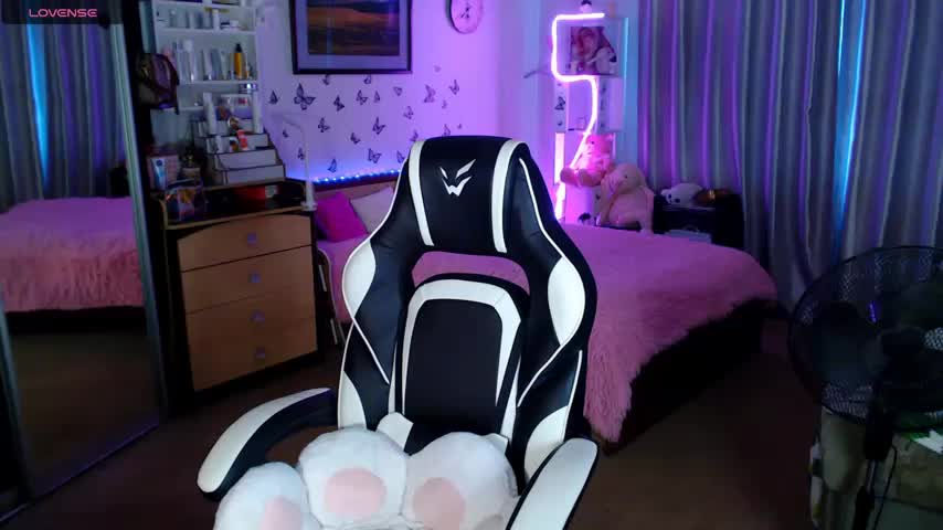 Sidney_blush Adult Chat August 25, 2025