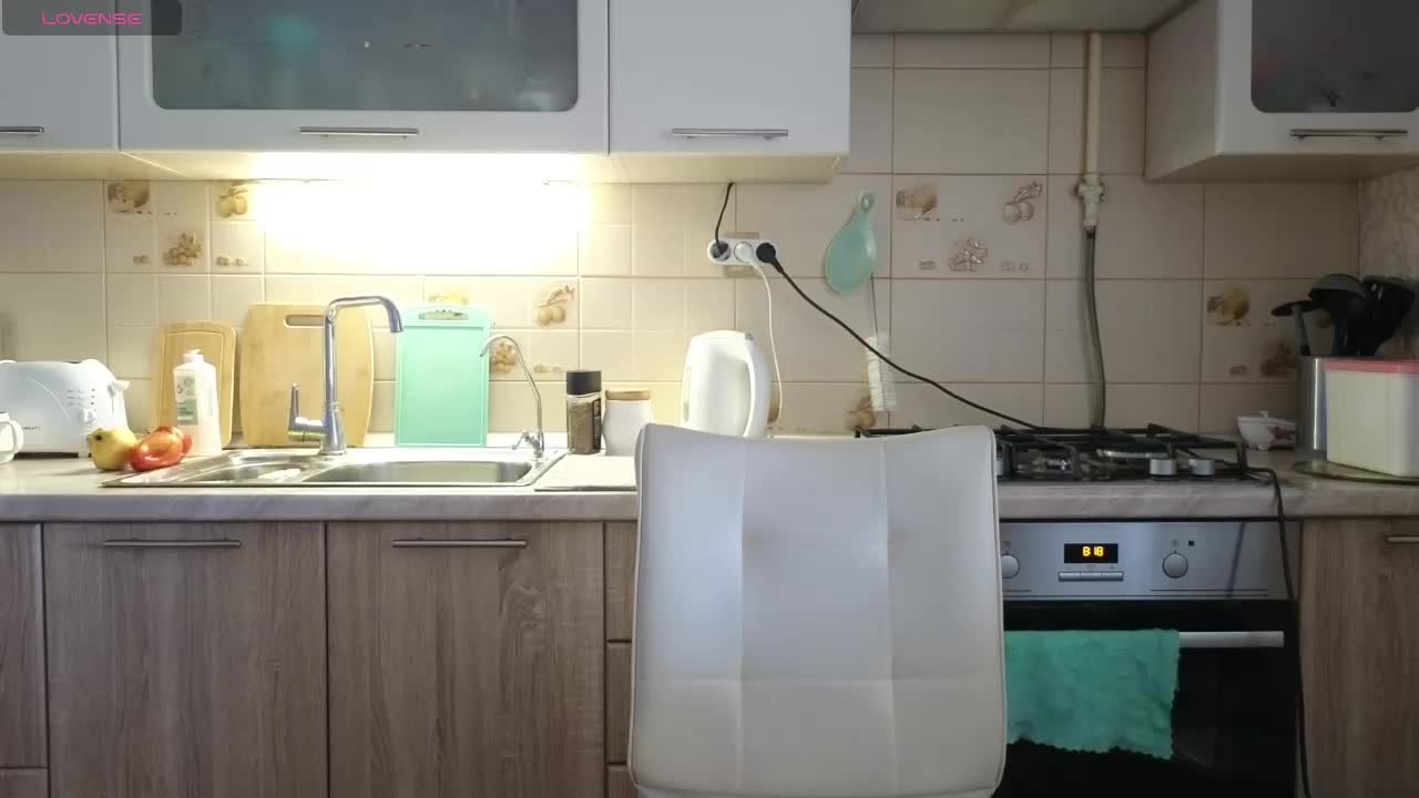 Pink-Lips Adult Chat August 25, 2025