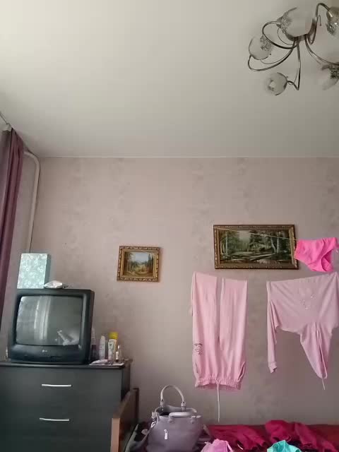 KONFETKAA-1 Adult Chat August 25, 2025