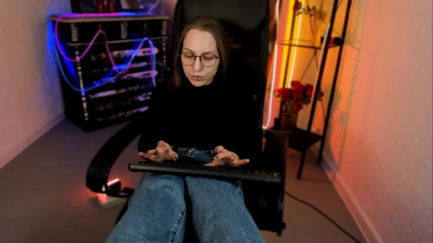 AphexQueen Adult Chat August 25, 2025