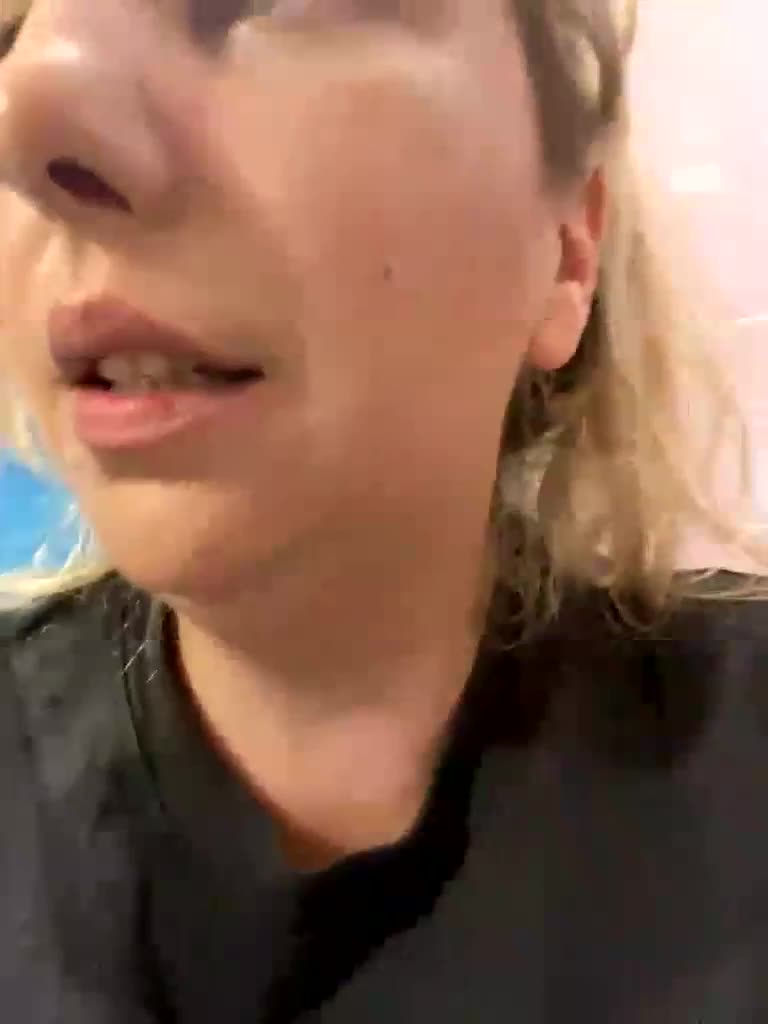 Roksi-8 Adult Chat August 25, 2025