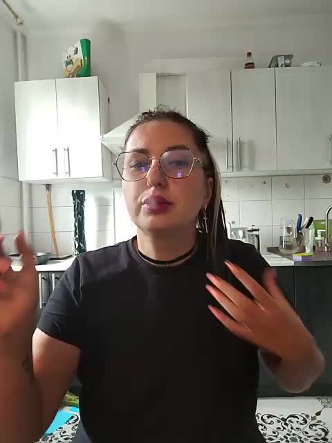 MonicaMilf Adult Chat August 26, 2025