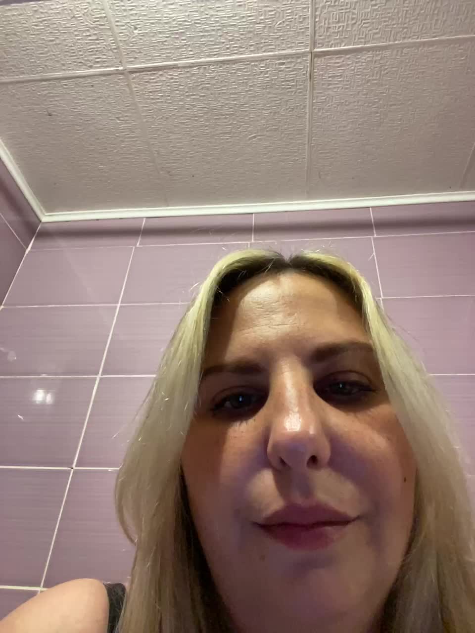 Roksi-8 Adult Chat August 25, 2025