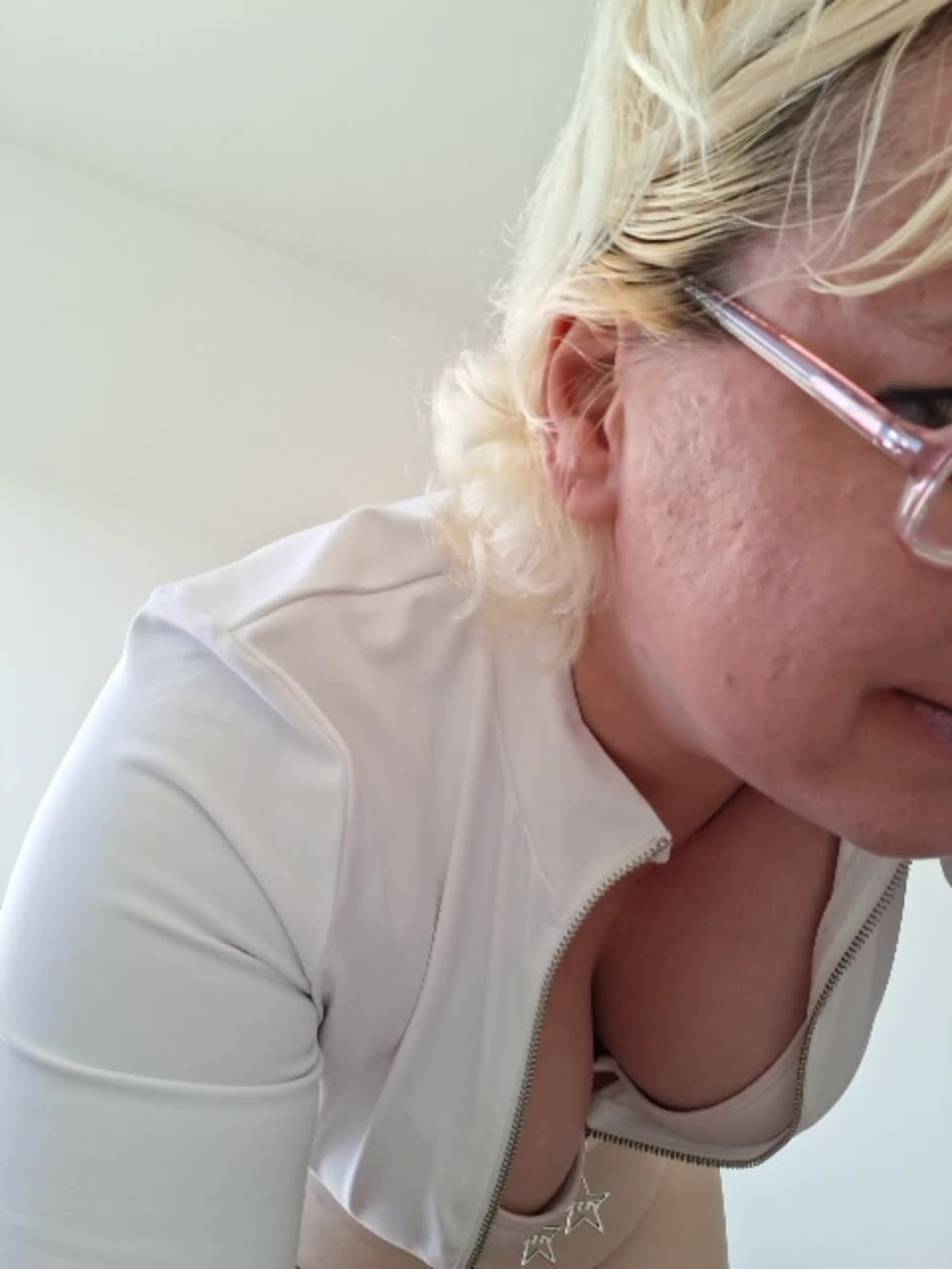 Vika211 Adult Chat August 25, 2025