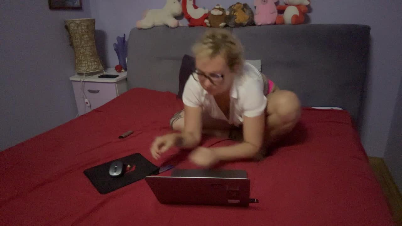 Oksana494 Adult Chat August 25, 2025