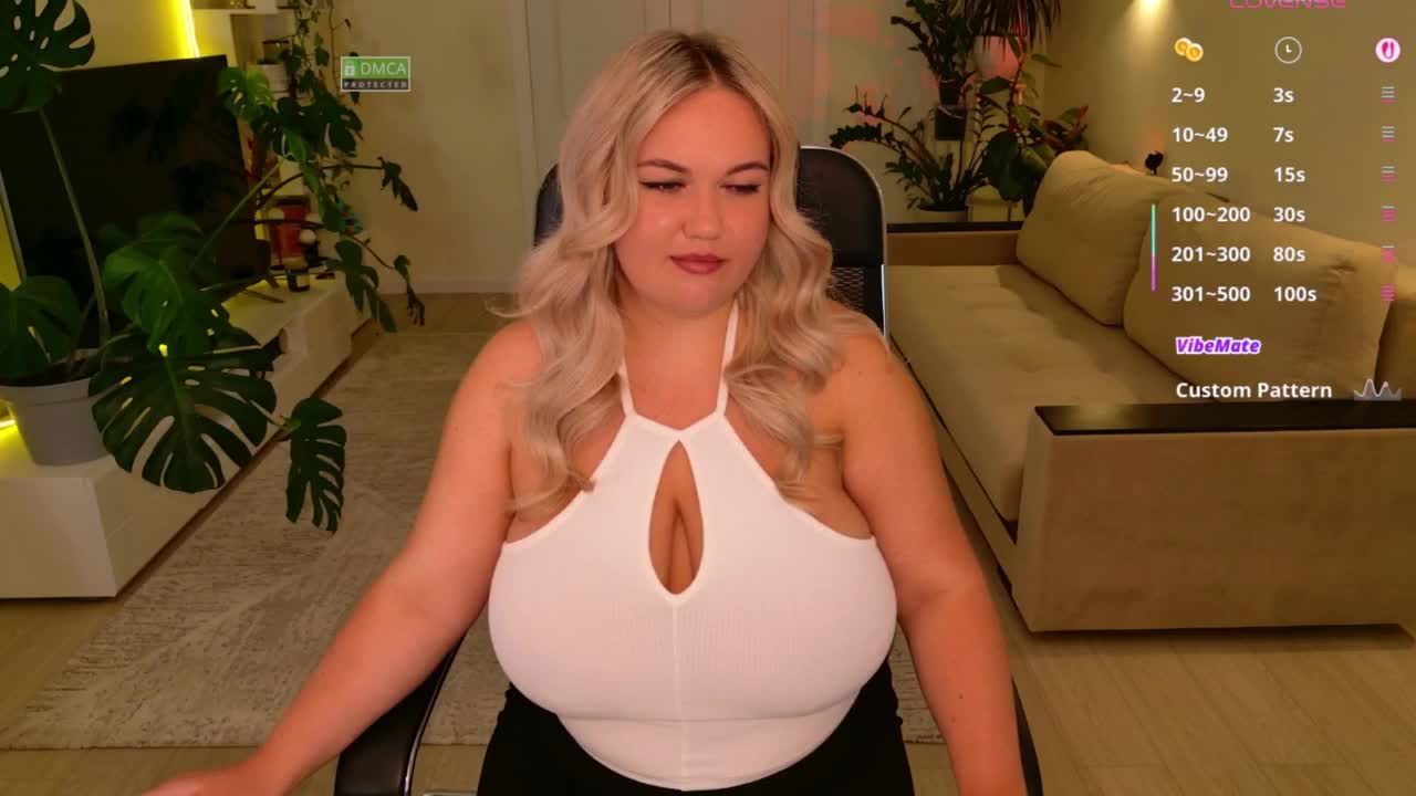 Sunshinee-S Adult Chat August 26, 2025