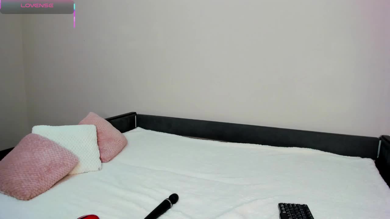 Sakura- Adult Chat August 26, 2025