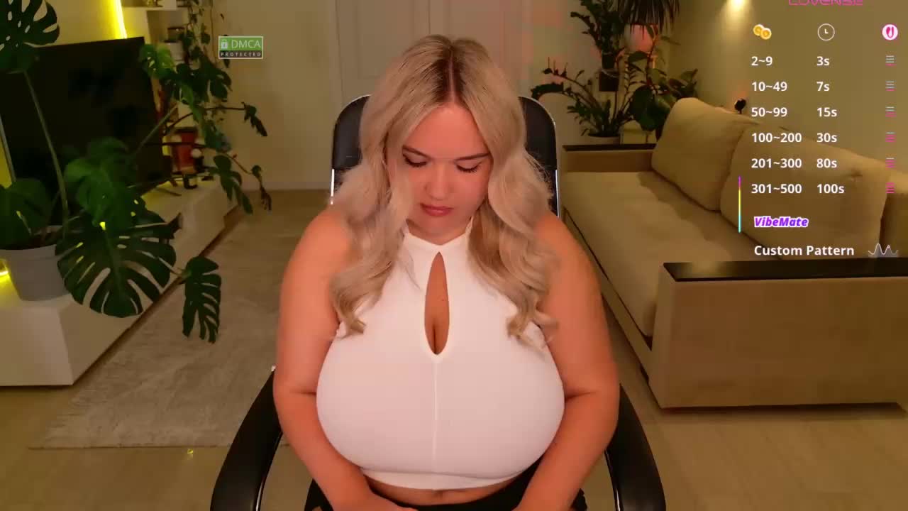 Sunshinee-S Adult Chat August 26, 2025