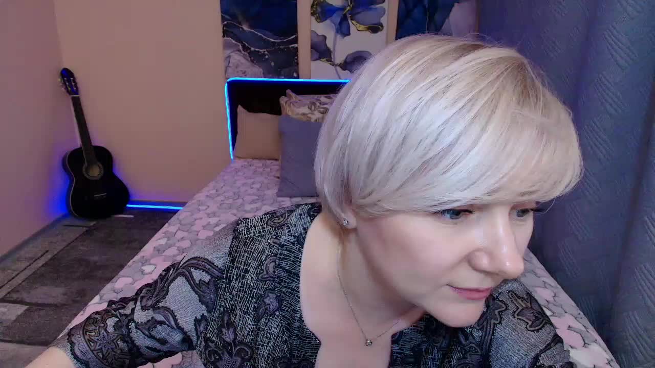 Blond-Pearl Adult Chat August 26, 2025