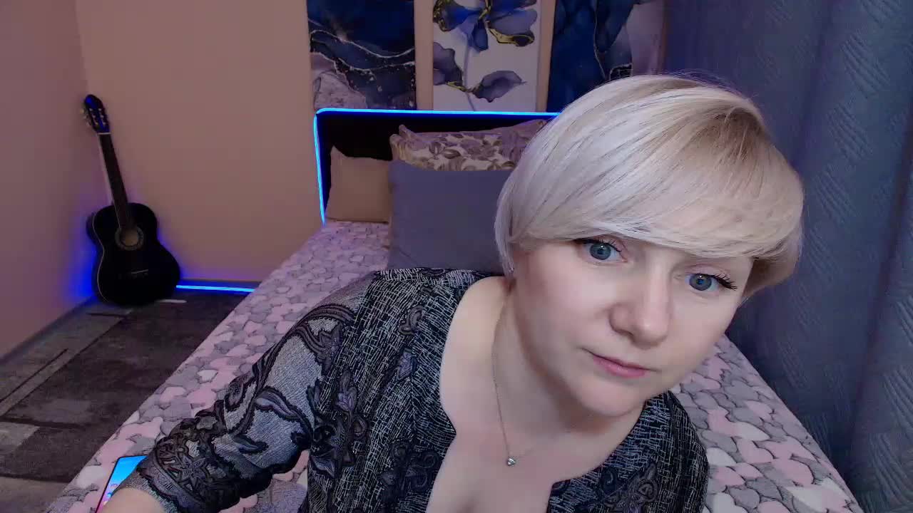 Blond-Pearl Adult Chat August 26, 2025