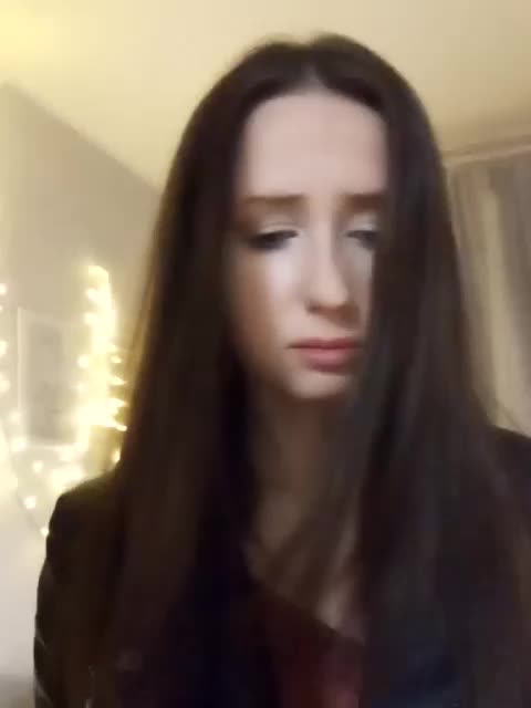 Ellie_13 Adult Chat August 26, 2025