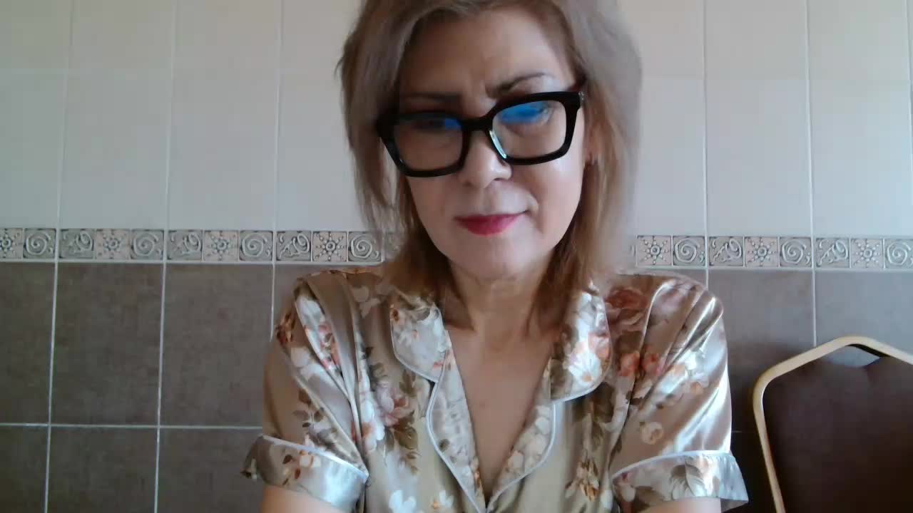 ElegantLady00 Adult Chat August 26, 2025