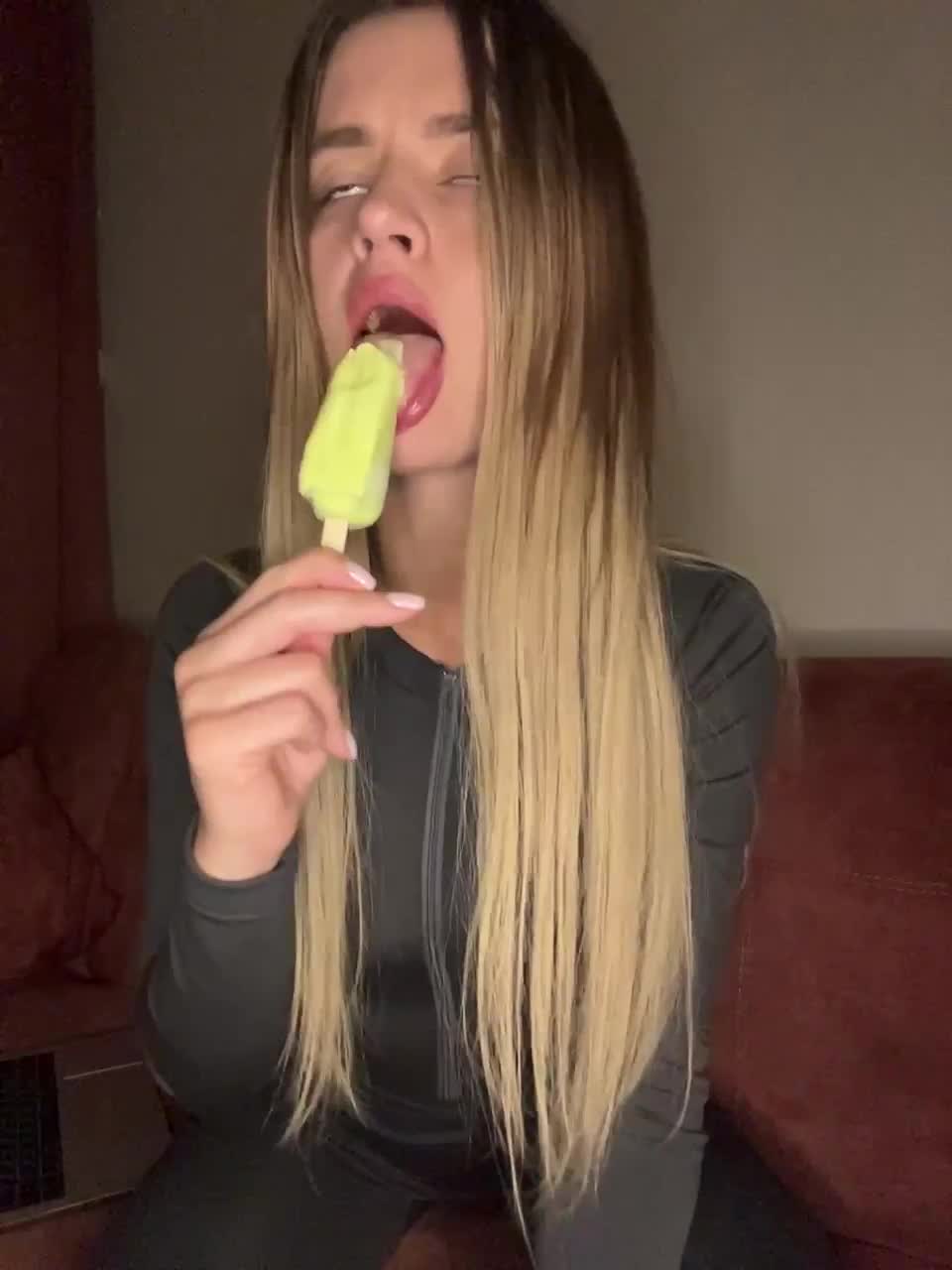 BabeGirl Adult Chat August 27, 2025