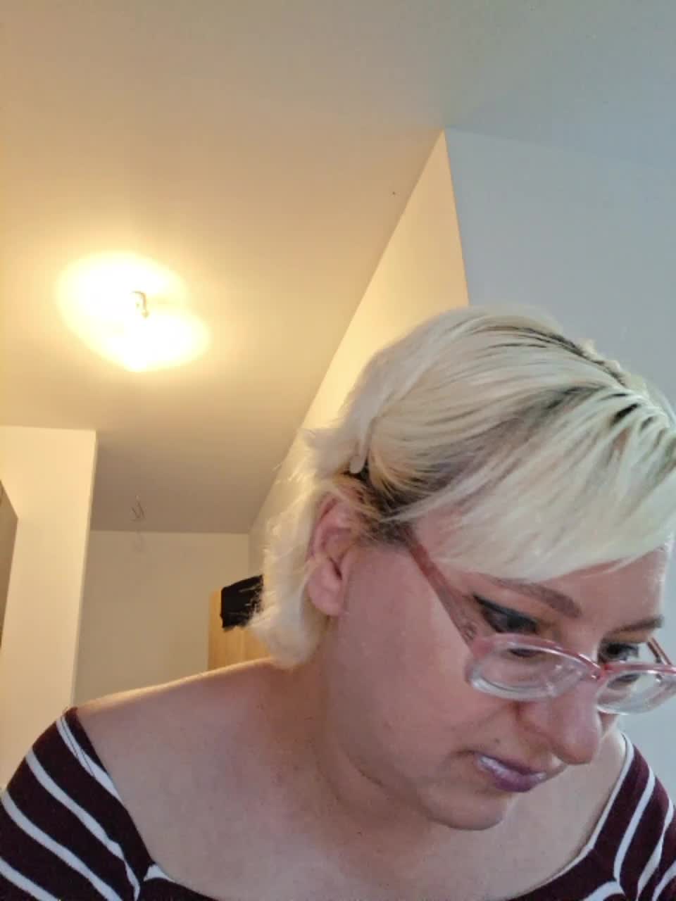 Vika211 Adult Chat August 27, 2025