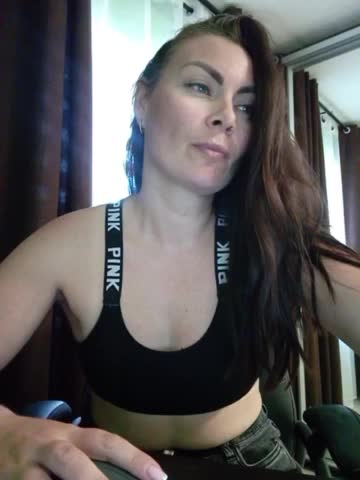 _Karolina_02 Adult Chat August 27, 2025