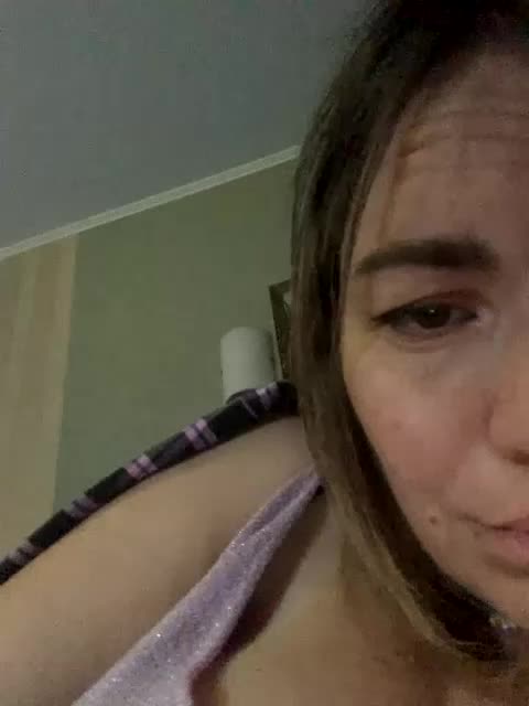 Ella-Pearlie Adult Chat August 27, 2025