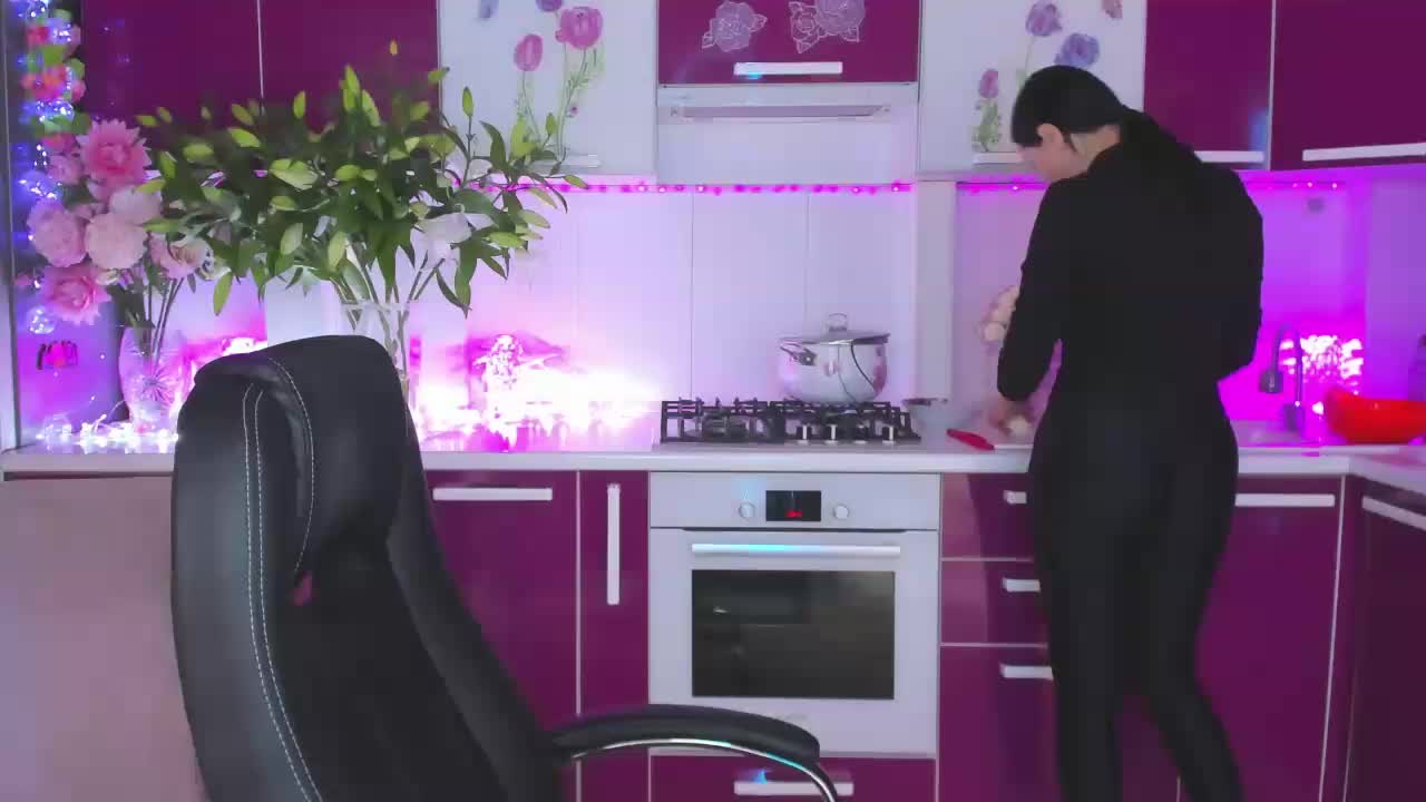 Olivija2020 Adult Chat August 27, 2025