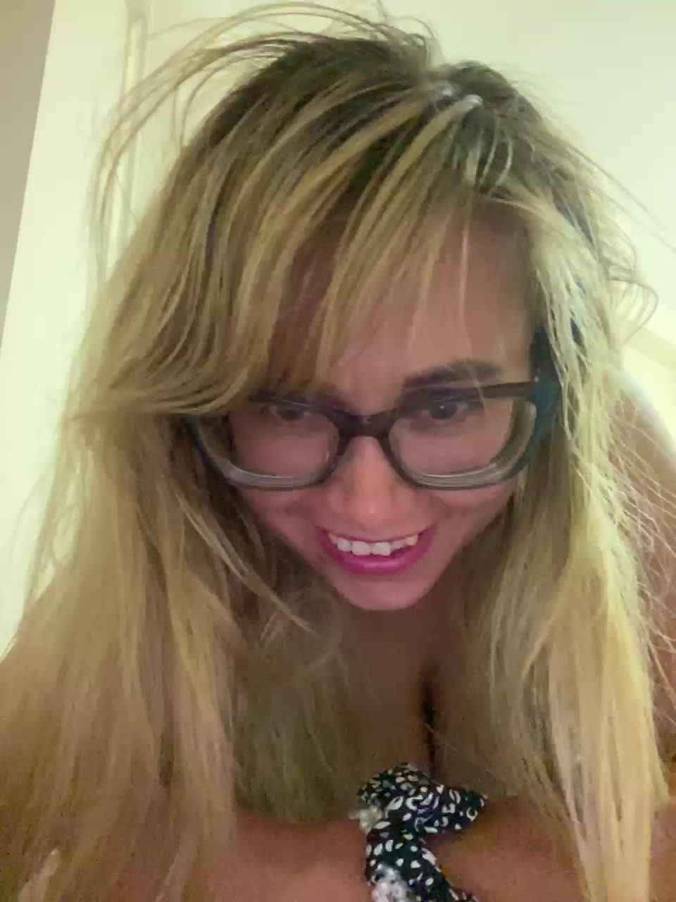 Elegant00Girl Adult Chat August 27, 2025