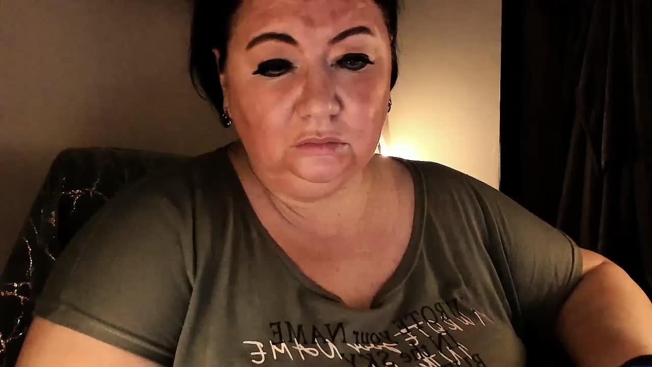 Alinahott1 Adult Chat August 27, 2025