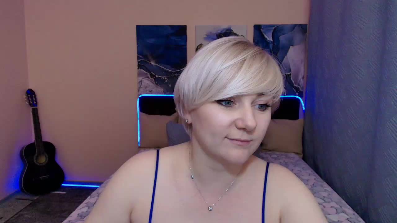 Blond-Pearl Adult Chat August 27, 2025