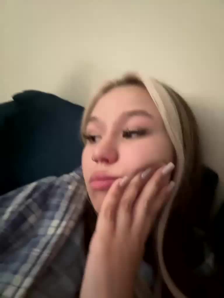 askorbinkiii Adult Chat August 27, 2025