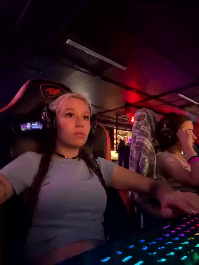 askorbinkiii Adult Chat August 27, 2025