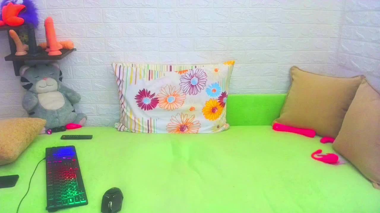 FoxyMature Adult Chat August 28, 2025