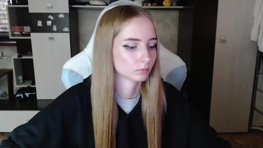 Cutti_Crystal Adult Chat August 28, 2025