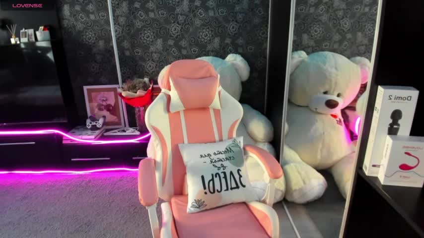 Queen_baby Adult Chat August 28, 2025