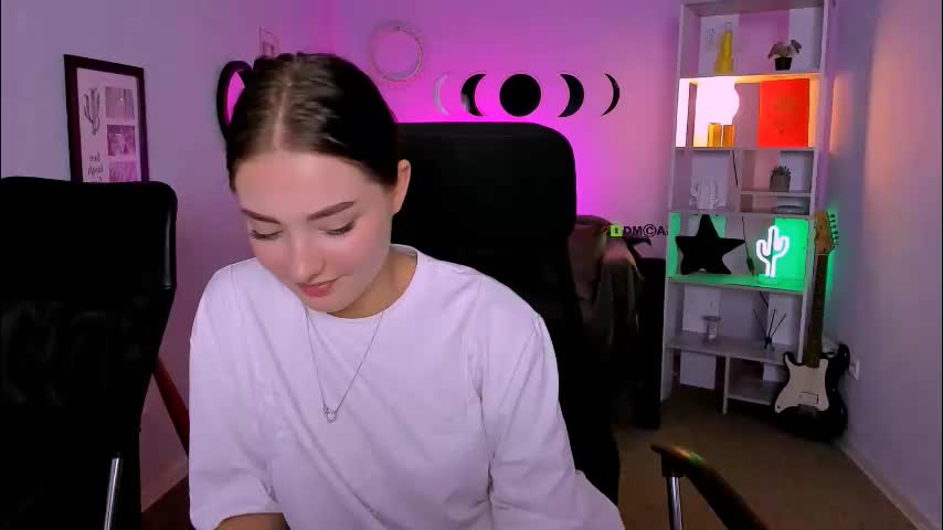 miki_nikki Adult Chat August 28, 2025