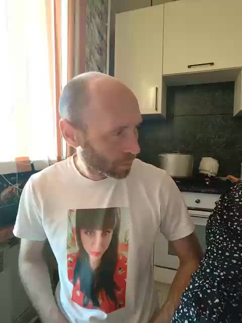 Innokentiy449 Adult Chat August 28, 2025