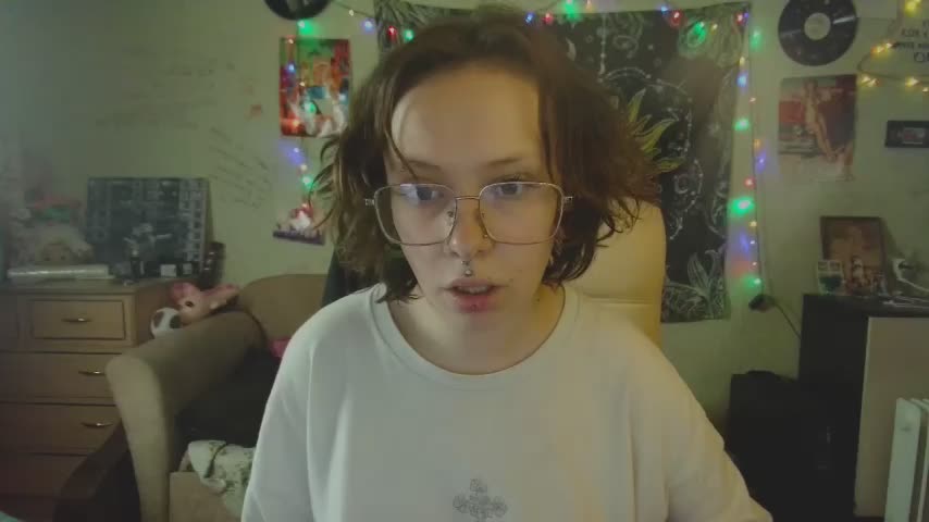 Lil_foxxx Adult Chat August 28, 2025