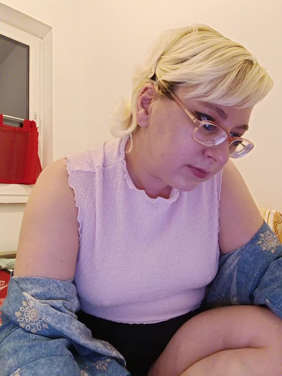 Vika211 Adult Chat August 28, 2025