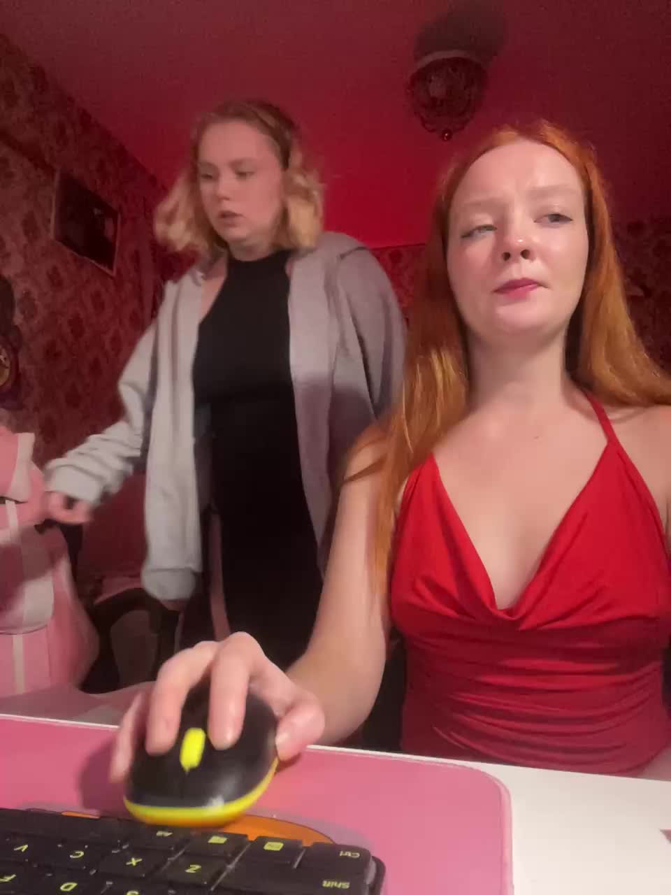 Radiants2 Adult Chat August 28, 2025