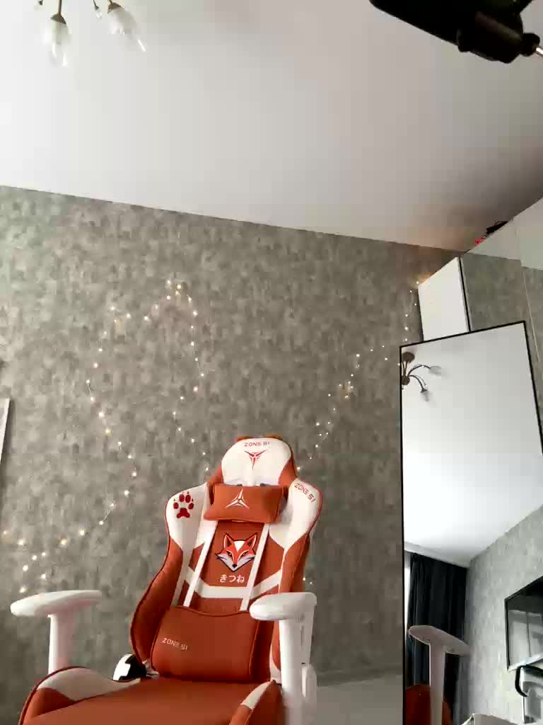 LolyMolly Adult Chat August 28, 2025