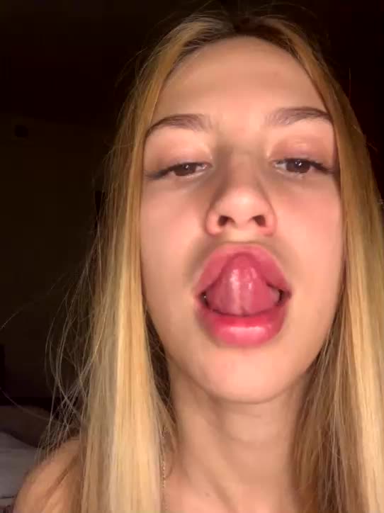 Malvinka2229 Adult Chat August 29, 2025