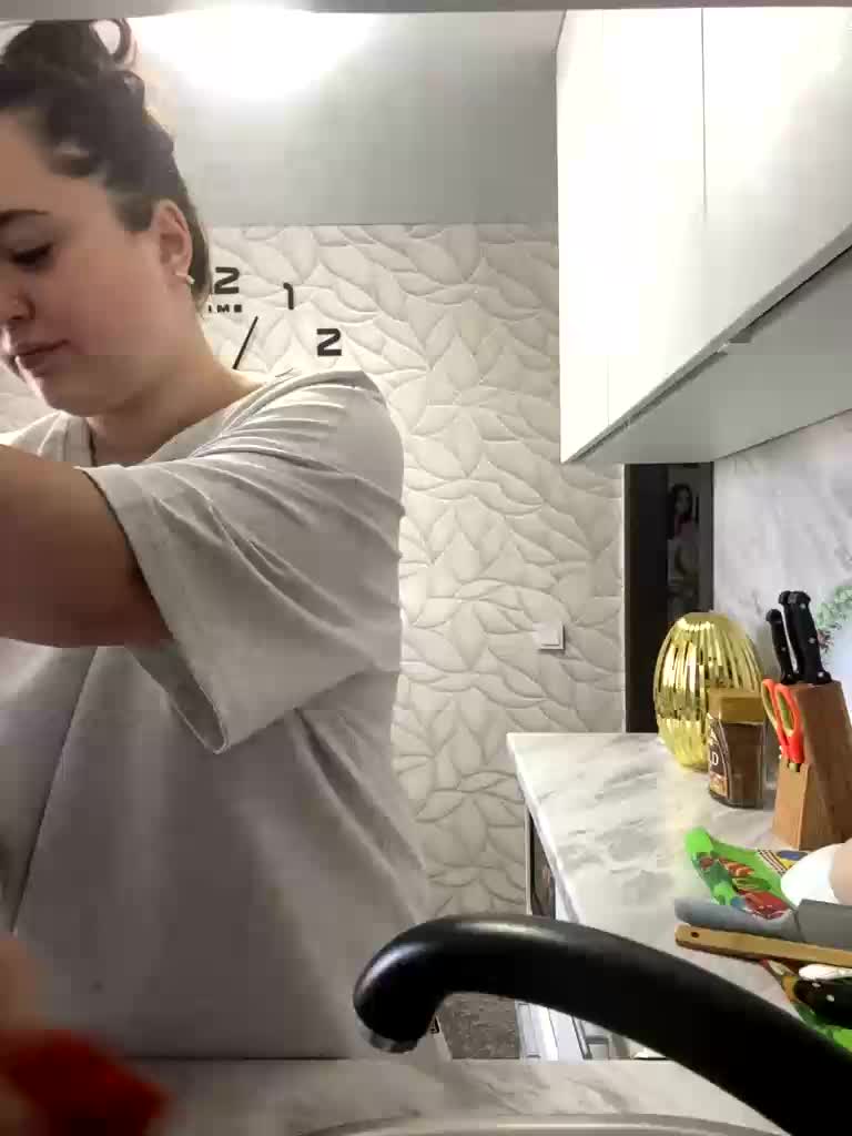 LisnoraGold Adult Chat August 29, 2025