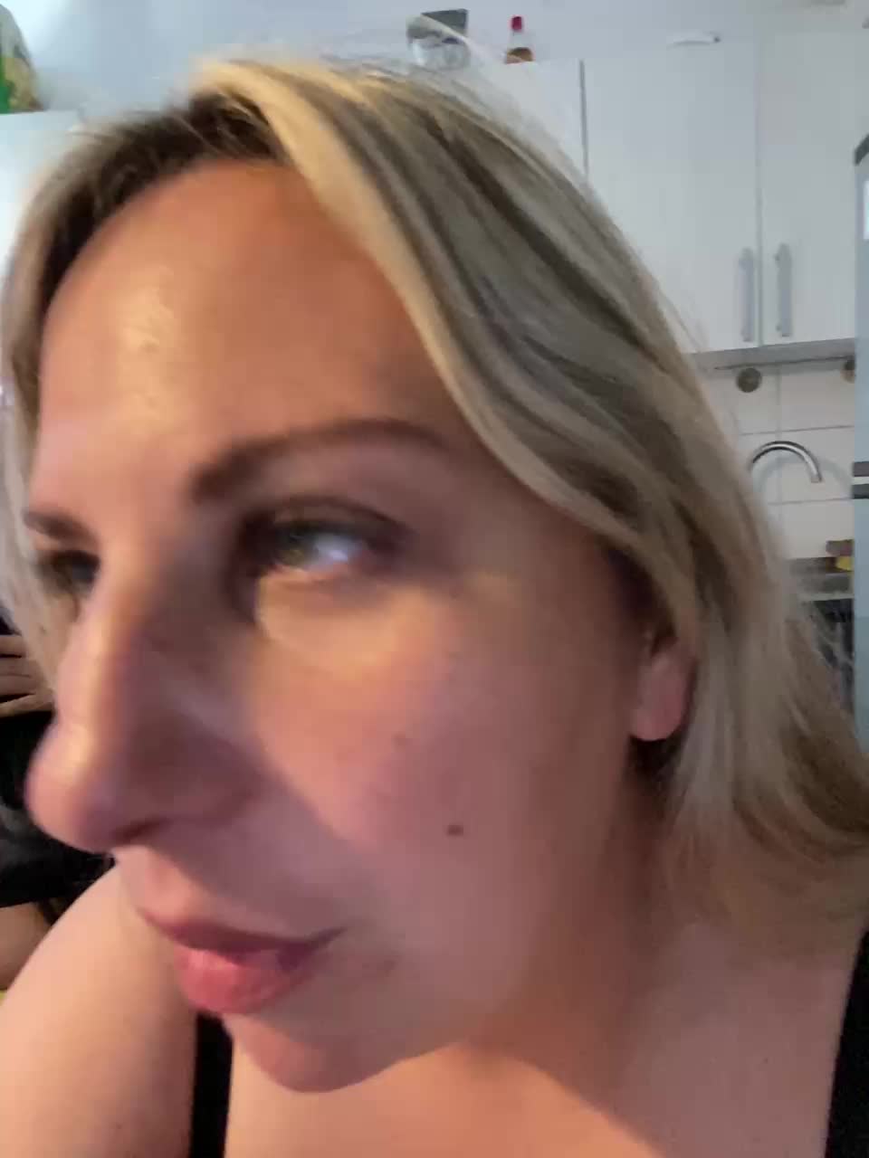 Roksi-8 Adult Chat August 29, 2025