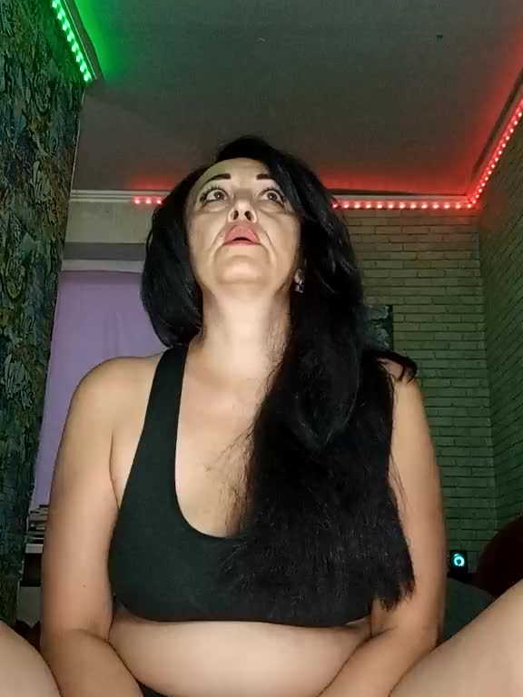 Lina-a-13_2025-08-28_19-31-00_647 Adult Chat August 29, 2025