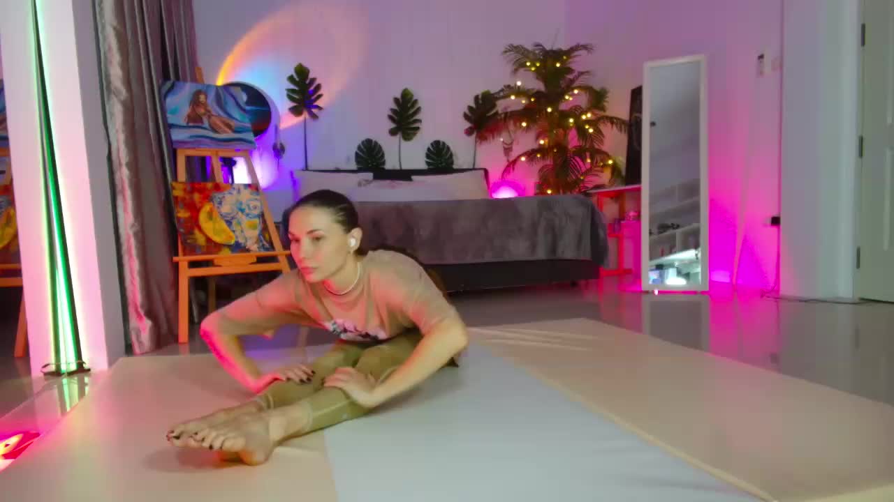 Flexy-Cat Adult Chat August 29, 2025