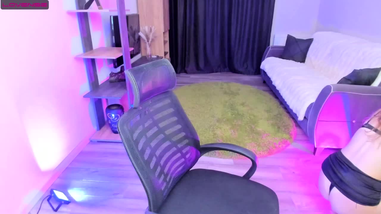 StrippingLady Adult Chat August 29, 2025