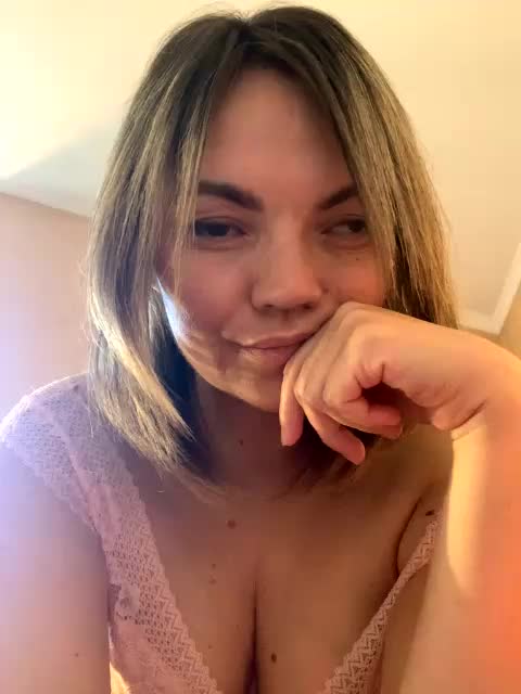 Ella-Pearlie Adult Chat August 29, 2025