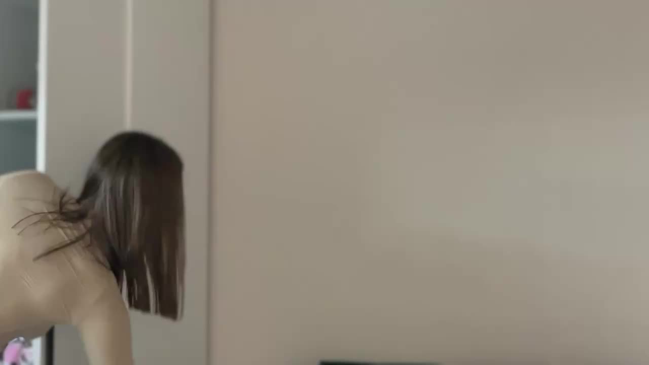 v_-_-_v Adult Chat August 29, 2025