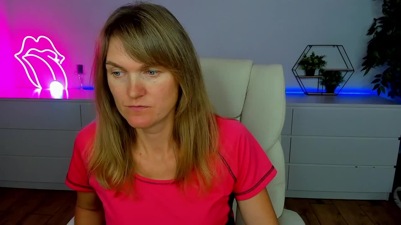 Annabel-xxx Adult Chat August 29, 2025