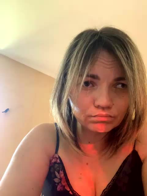 Ella-Pearlie Adult Chat August 30, 2025