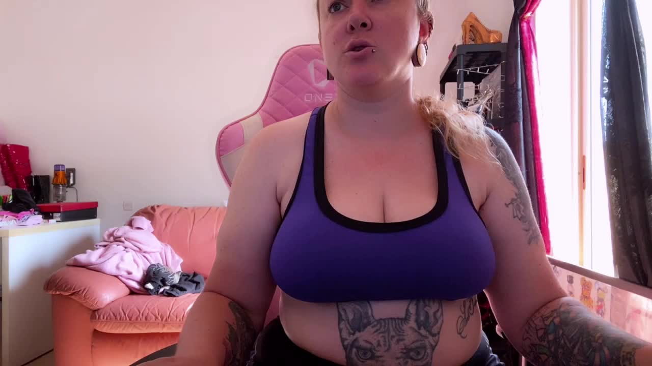 NylonQueen Adult Chat August 30, 2025