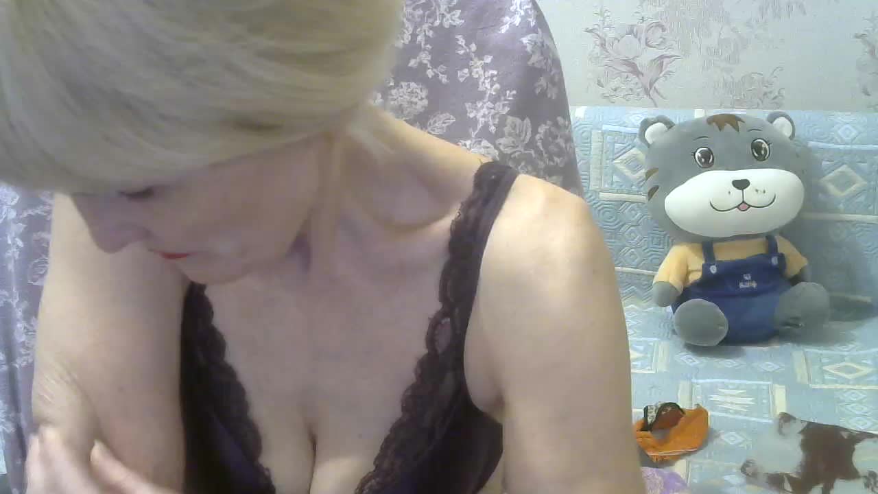 Red-Rose-777 Adult Chat August 30, 2025